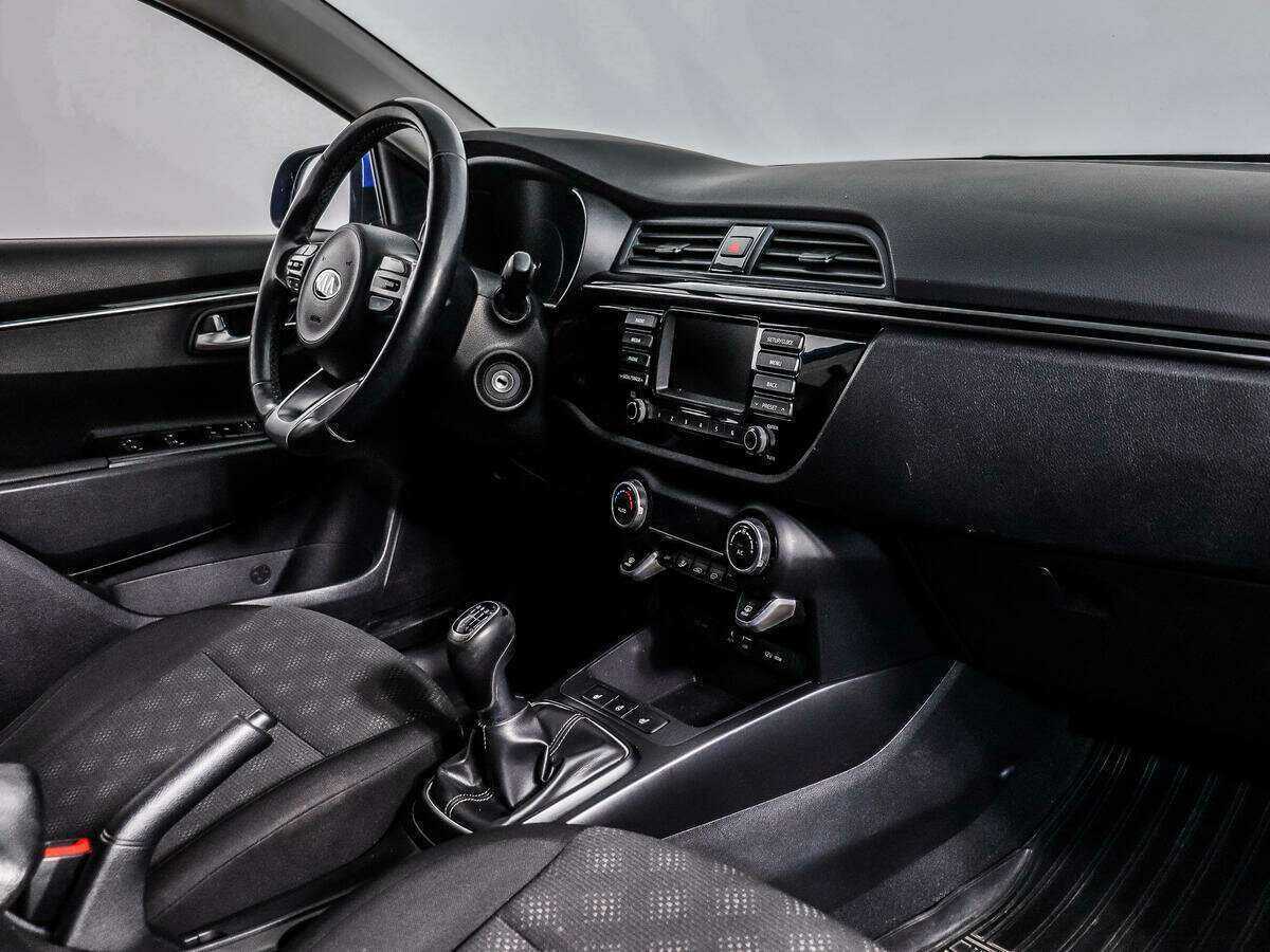 Kia Rio с пробегом — 2017 год. Фото: #10