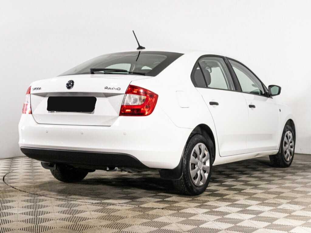 Skoda Rapid с пробегом — 2017 год. Фото: #4
