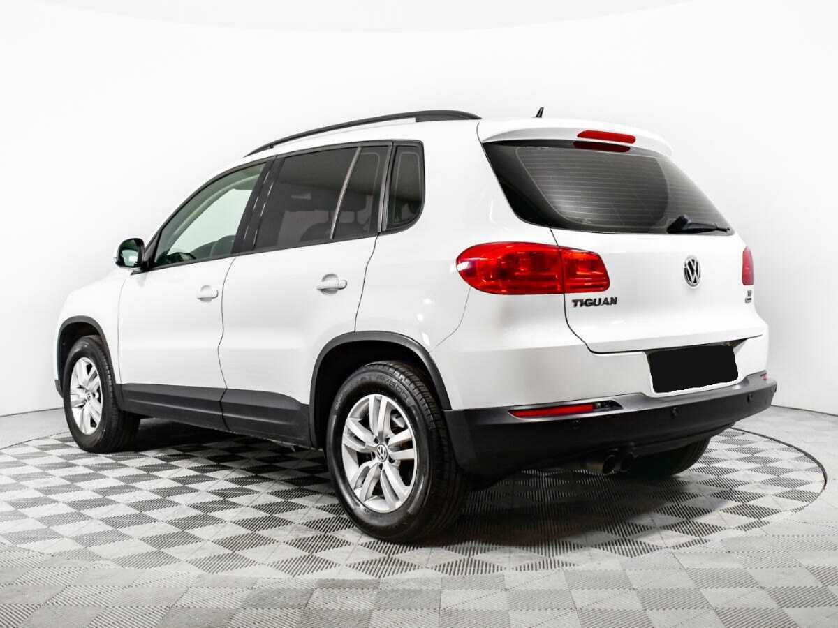 Volkswagen Tiguan с пробегом — 2015 год. Фото: #6