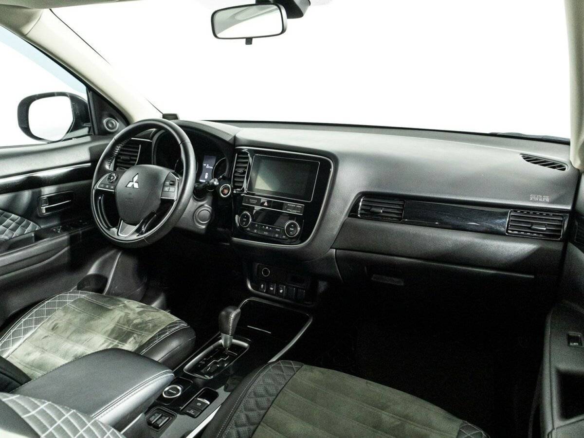 Mitsubishi Outlander с пробегом — 2019 год. Фото: #8