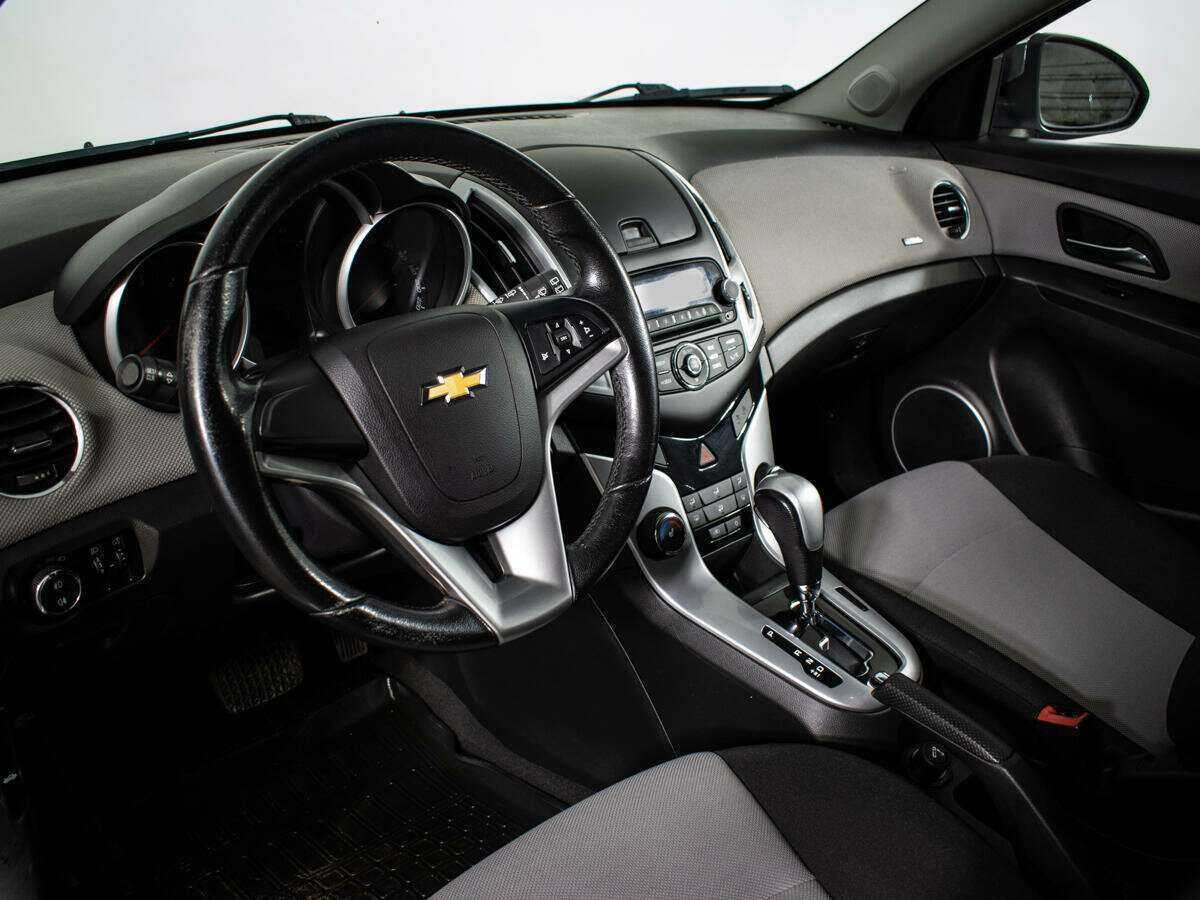 Chevrolet Cruze с пробегом — 2013 год. Фото: #9