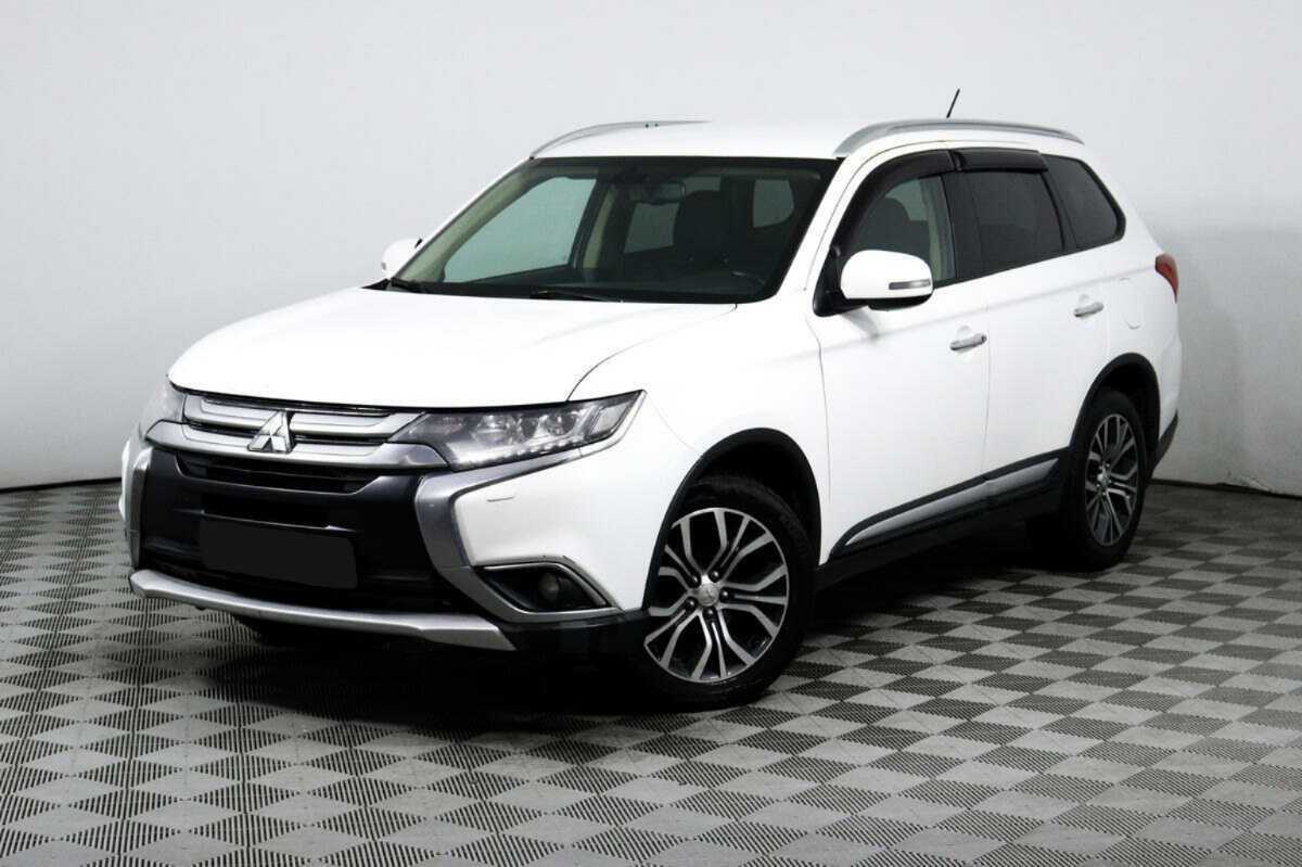 Mitsubishi Outlander с пробегом — 2016 год. Фото: #0