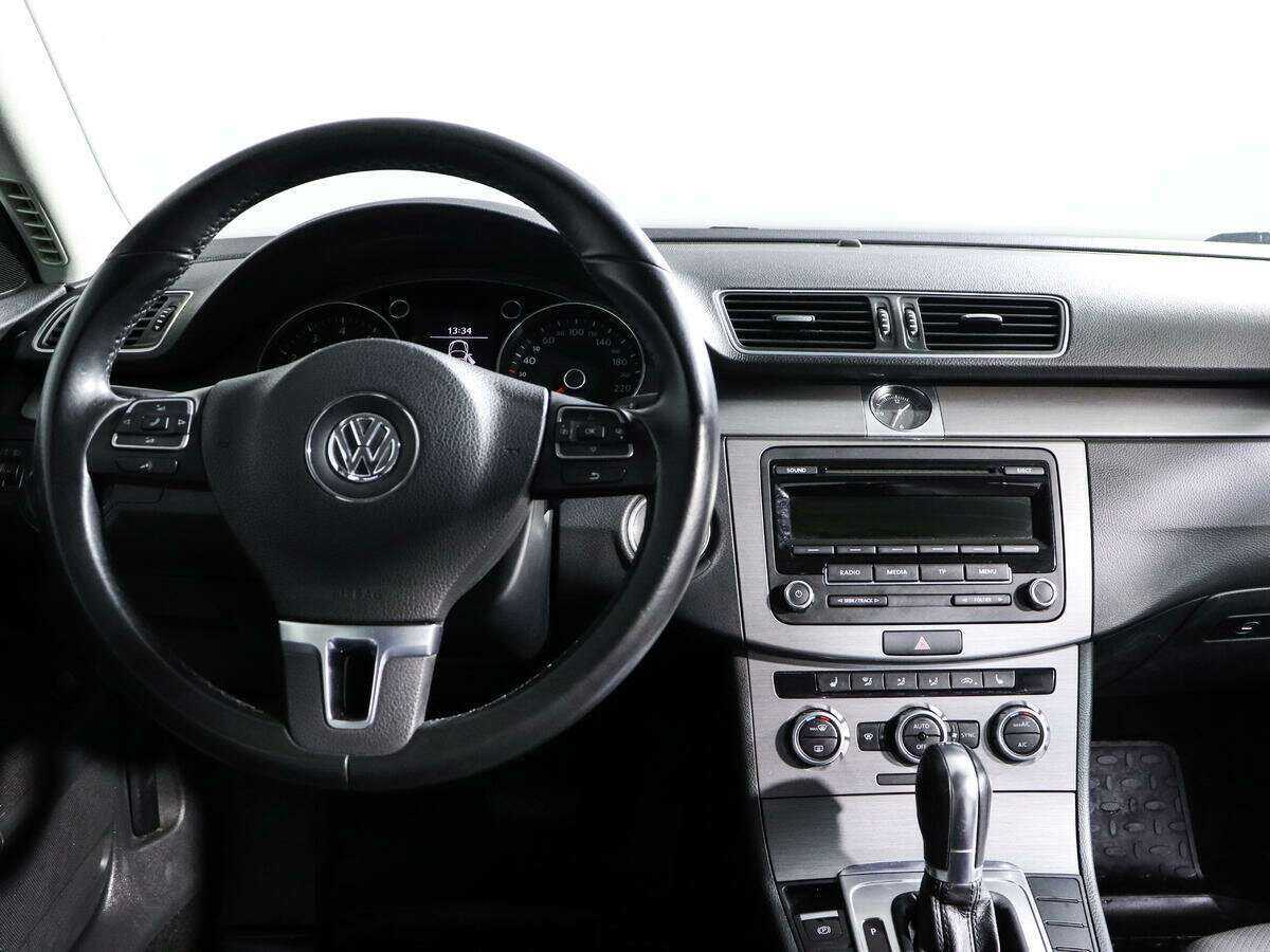 Volkswagen Passat с пробегом — 2014 год. Фото: #9