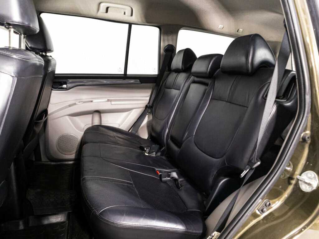 Mitsubishi Pajero Sport с пробегом — 2014 год. Фото: #9