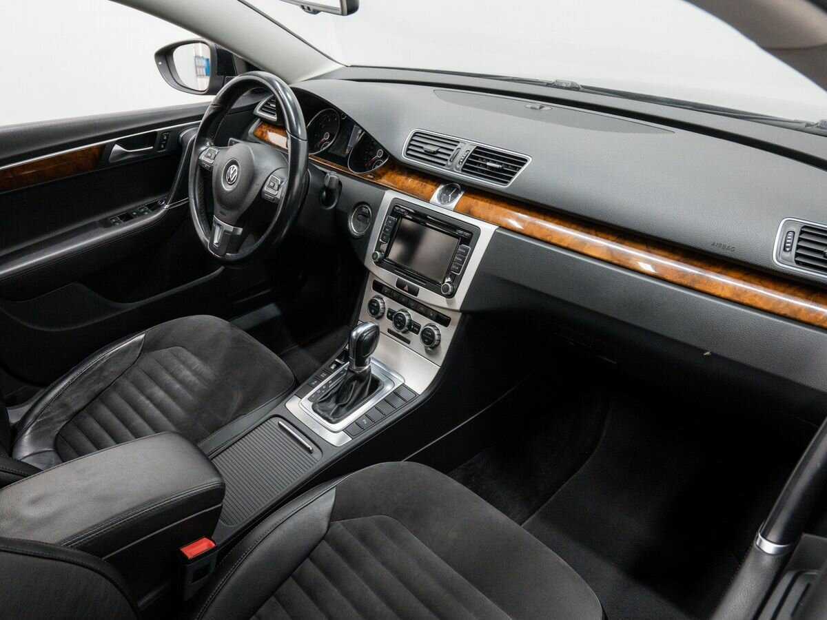 Volkswagen Passat с пробегом — 2012 год. Фото: #6