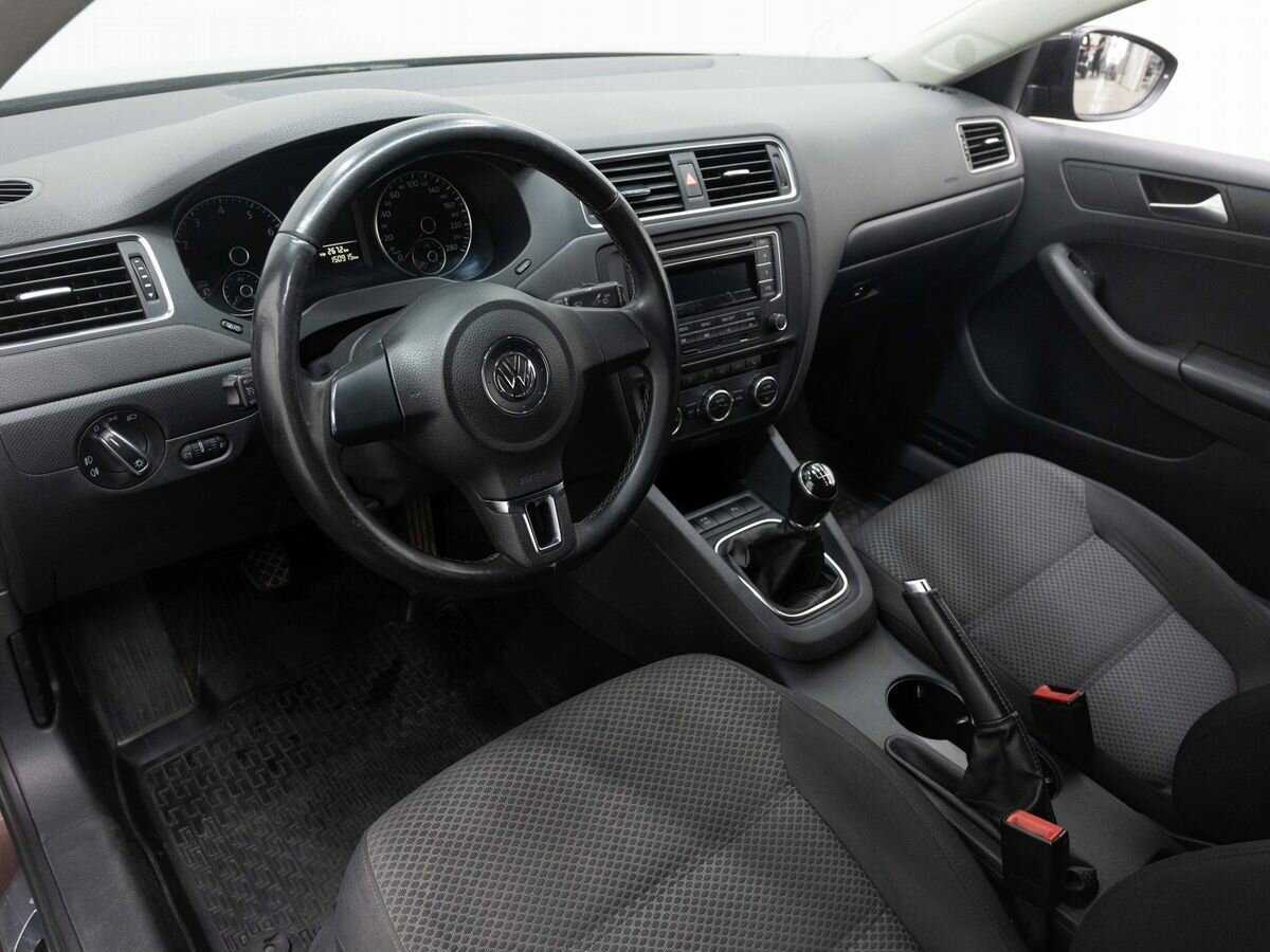 Volkswagen Jetta с пробегом — 2014 год. Фото: #8