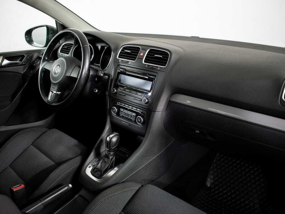 Volkswagen Golf с пробегом — 2012 год. Фото: #6