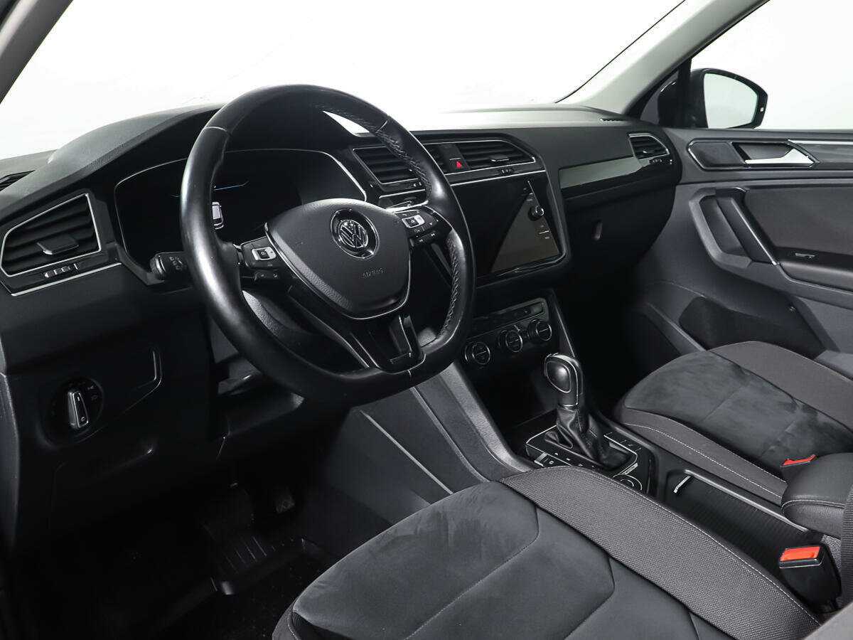 Volkswagen Tiguan с пробегом — 2018 год. Фото: #12