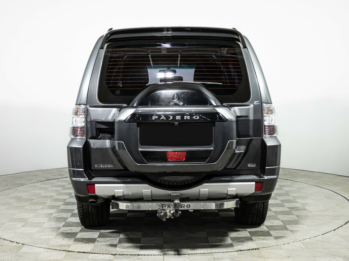 Mitsubishi Pajero с пробегом — 2015 год. Фото: #4