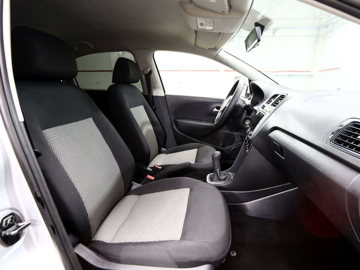 Volkswagen Polo с пробегом — 2012 год. Фото: #11