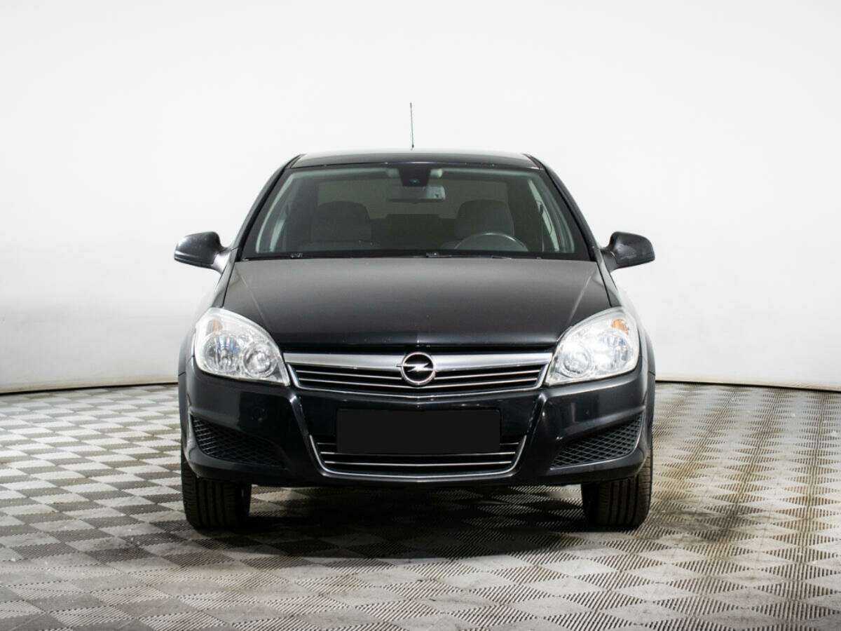 Opel Astra с пробегом — 2014 год. Фото: #1