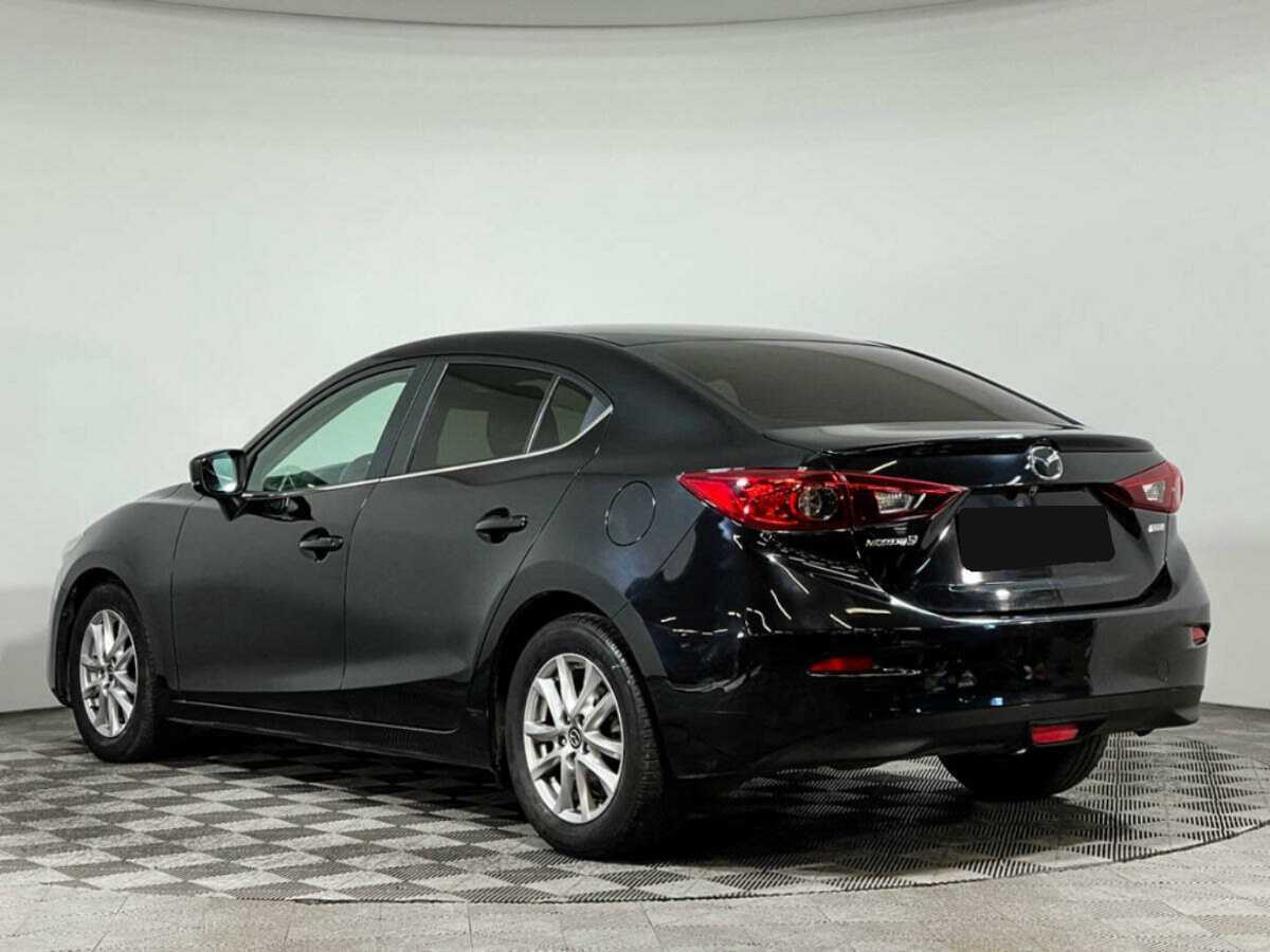 Mazda 3 с пробегом — 2017 год. Фото: #6