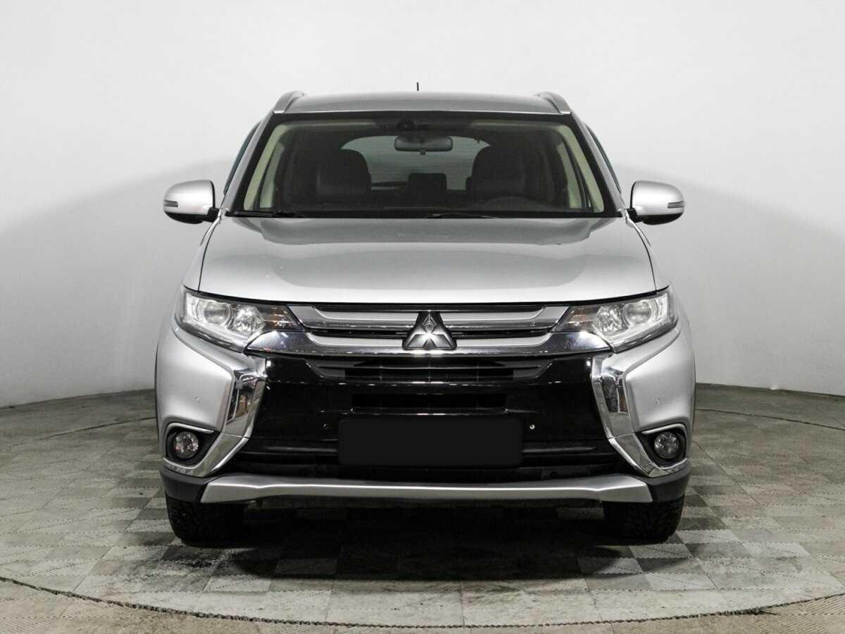 Mitsubishi Outlander с пробегом — 2016 год. Фото: #1