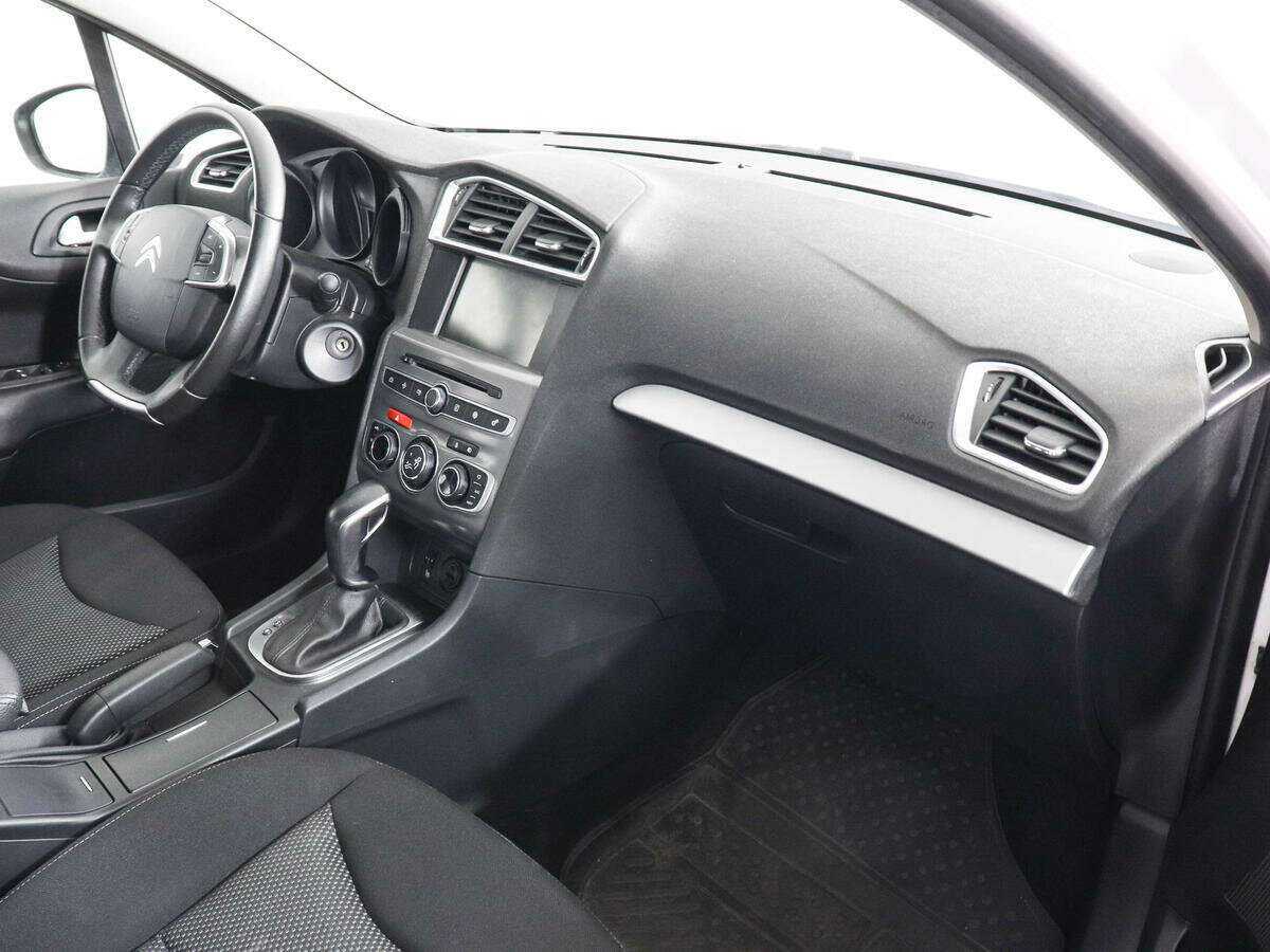Citroen C4 с пробегом — 2017 год. Фото: #9