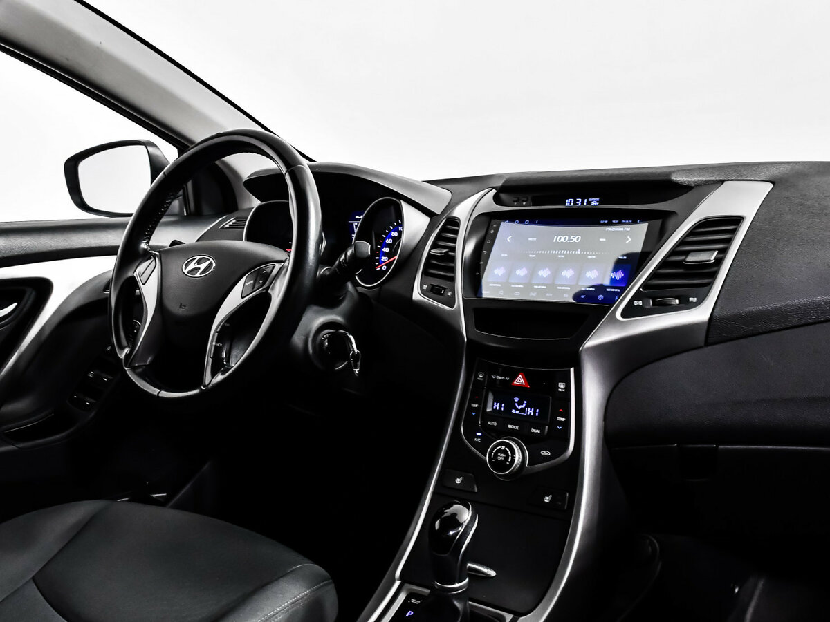 Hyundai Elantra с пробегом — 2014 год. Фото: #8