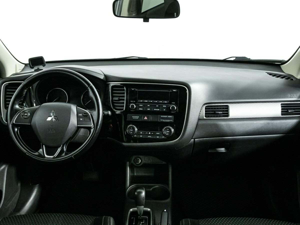 Mitsubishi Outlander с пробегом — 2016 год. Фото: #12