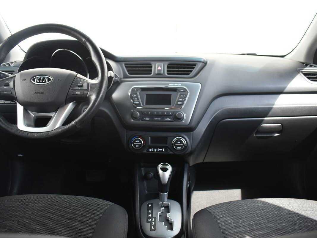 Kia Rio с пробегом — 2012 год. Фото: #9