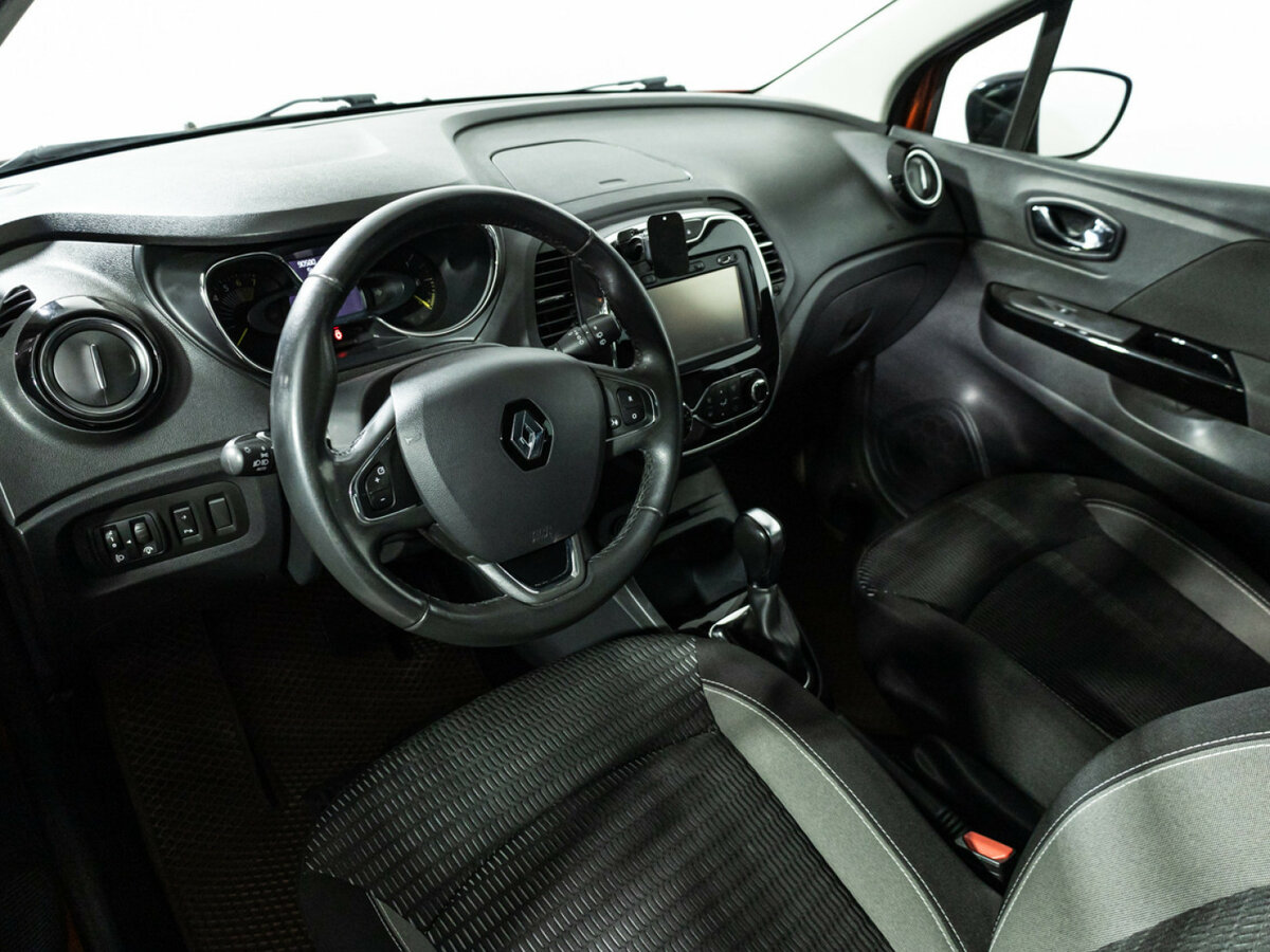 Renault Kaptur с пробегом — 2016 год. Фото: #8