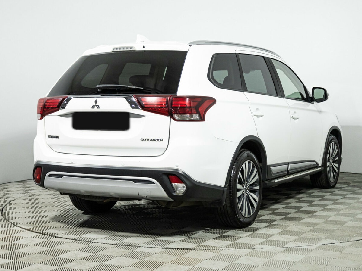 Mitsubishi Outlander с пробегом — 2019 год. Фото: #3