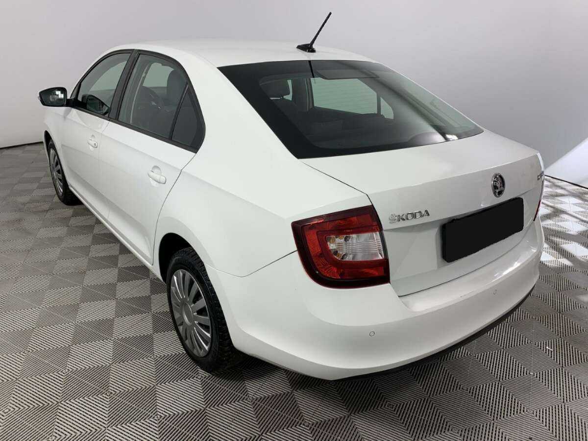 Skoda Rapid с пробегом — 2019 год. Фото: #6