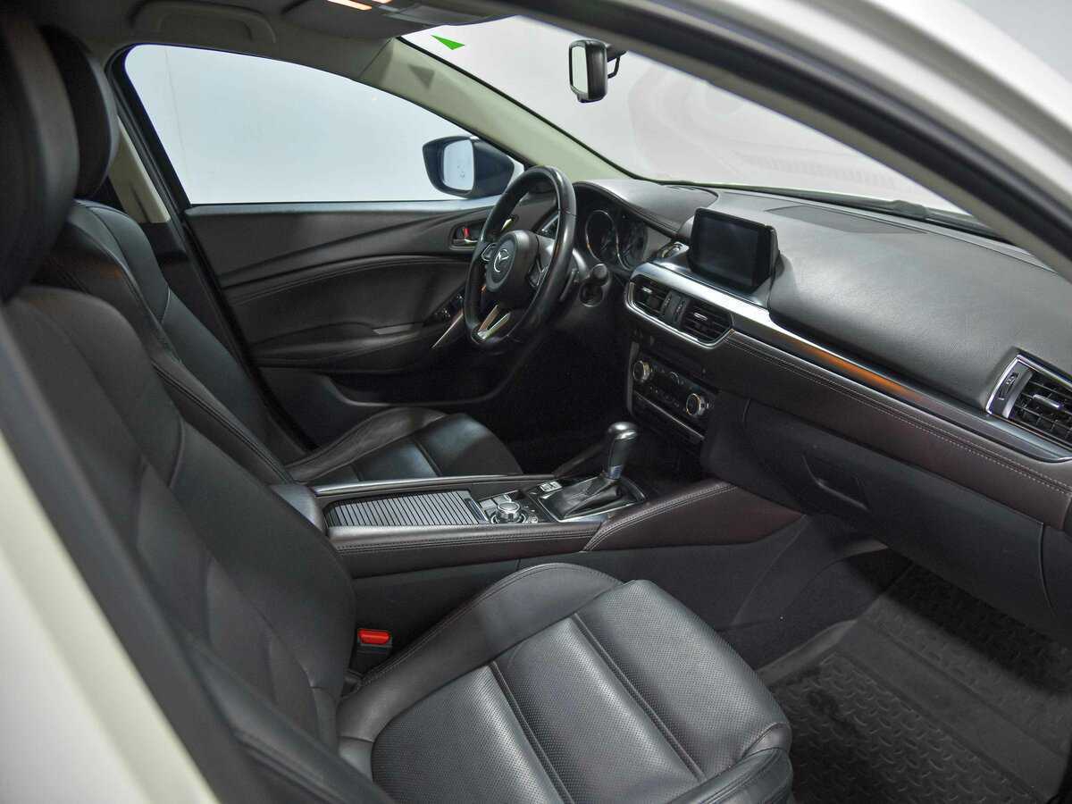 Mazda 6 с пробегом — 2017 год. Фото: #17