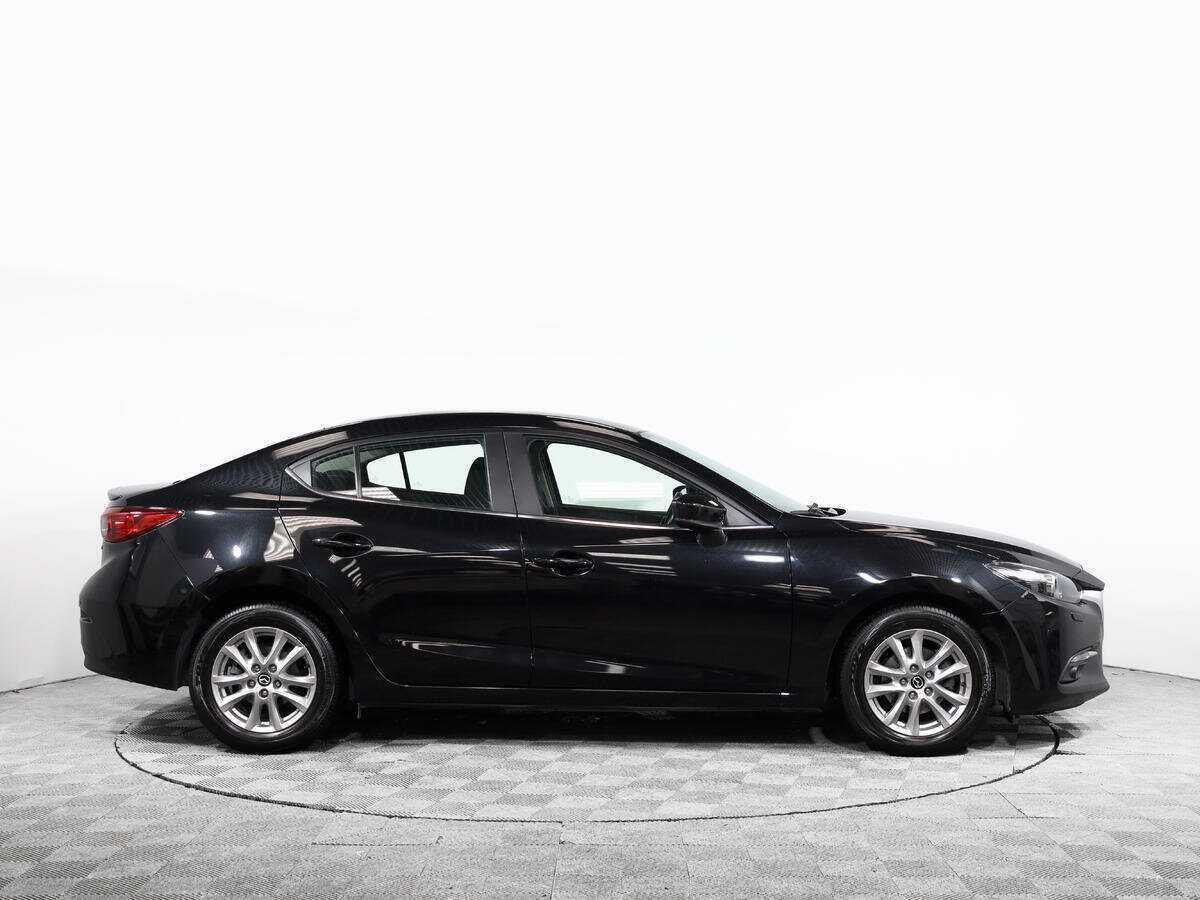 Mazda 3 с пробегом — 2017 год. Фото: #2