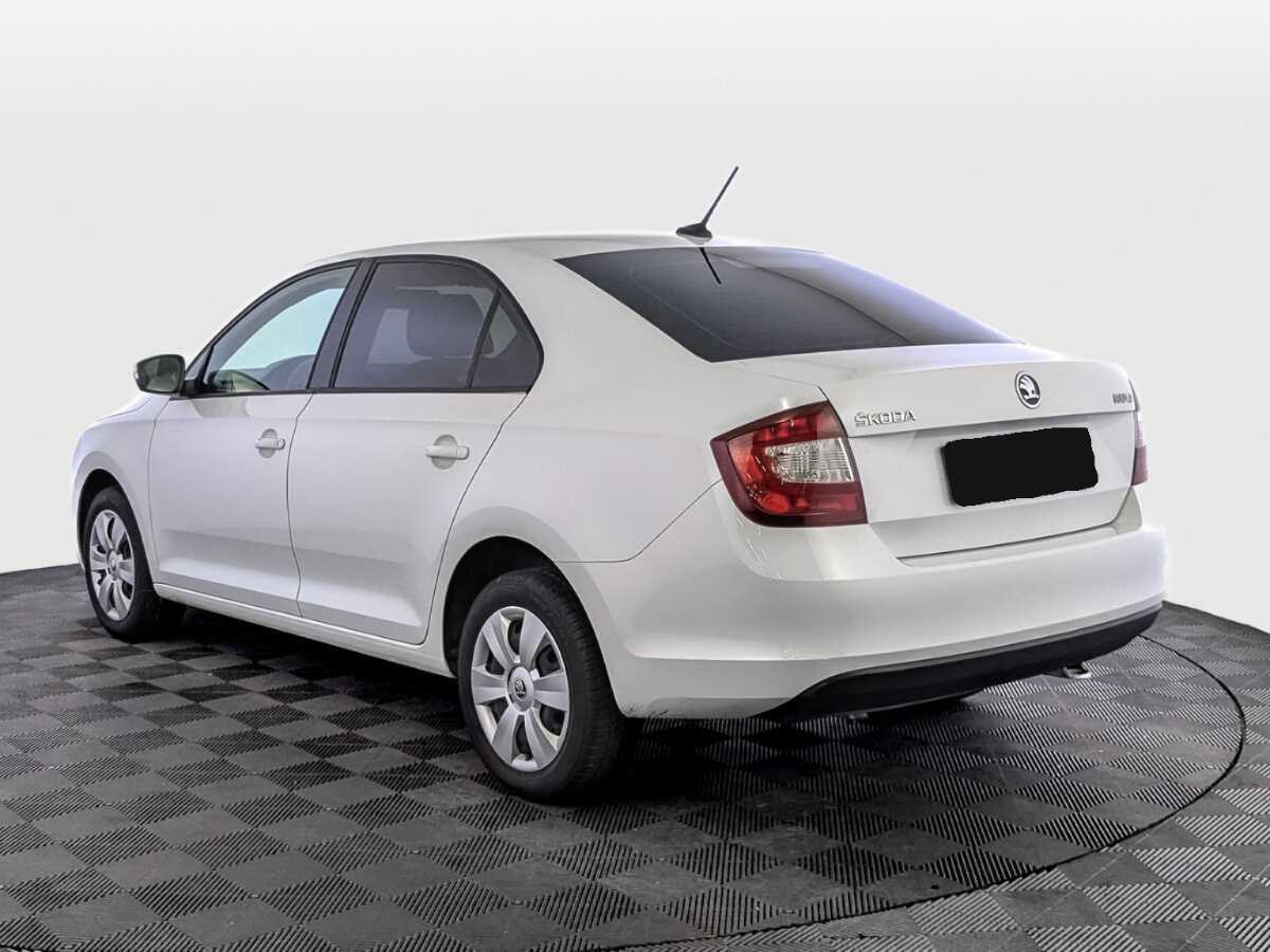 Skoda Rapid с пробегом — 2018 год. Фото: #6