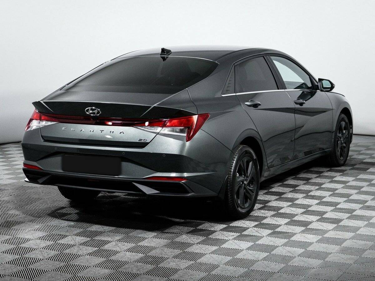 Hyundai Elantra с пробегом — 2021 год. Фото: #4
