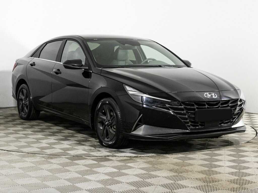Hyundai Elantra с пробегом — 2021 год. Фото: #2