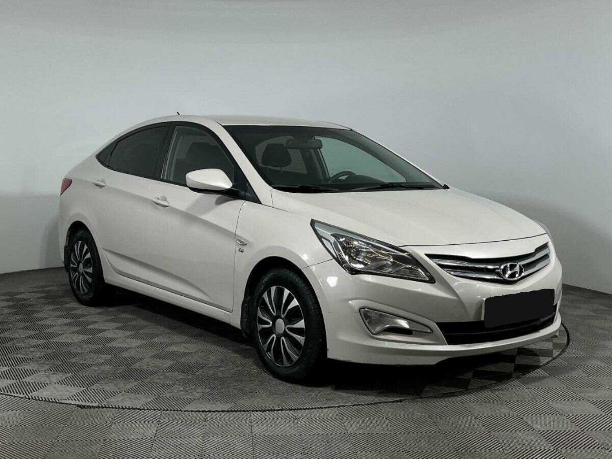 Hyundai Solaris с пробегом — 2015 год. Фото: #2