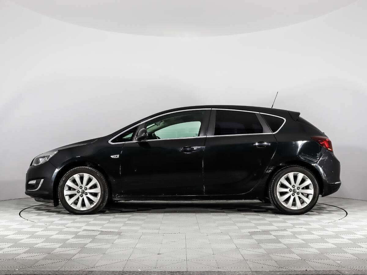 Opel Astra с пробегом — 2013 год. Фото: #7