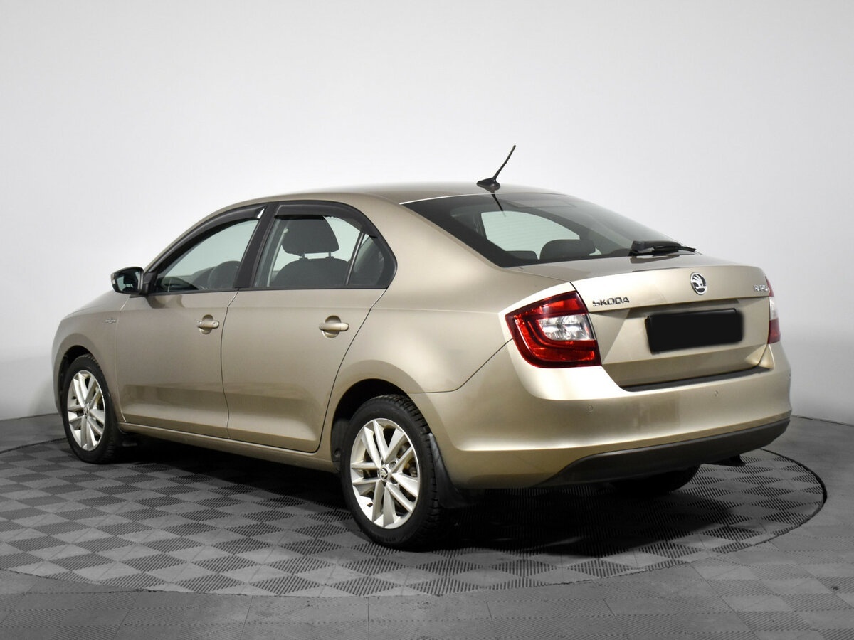 Skoda Rapid с пробегом — 2019 год. Фото: #6