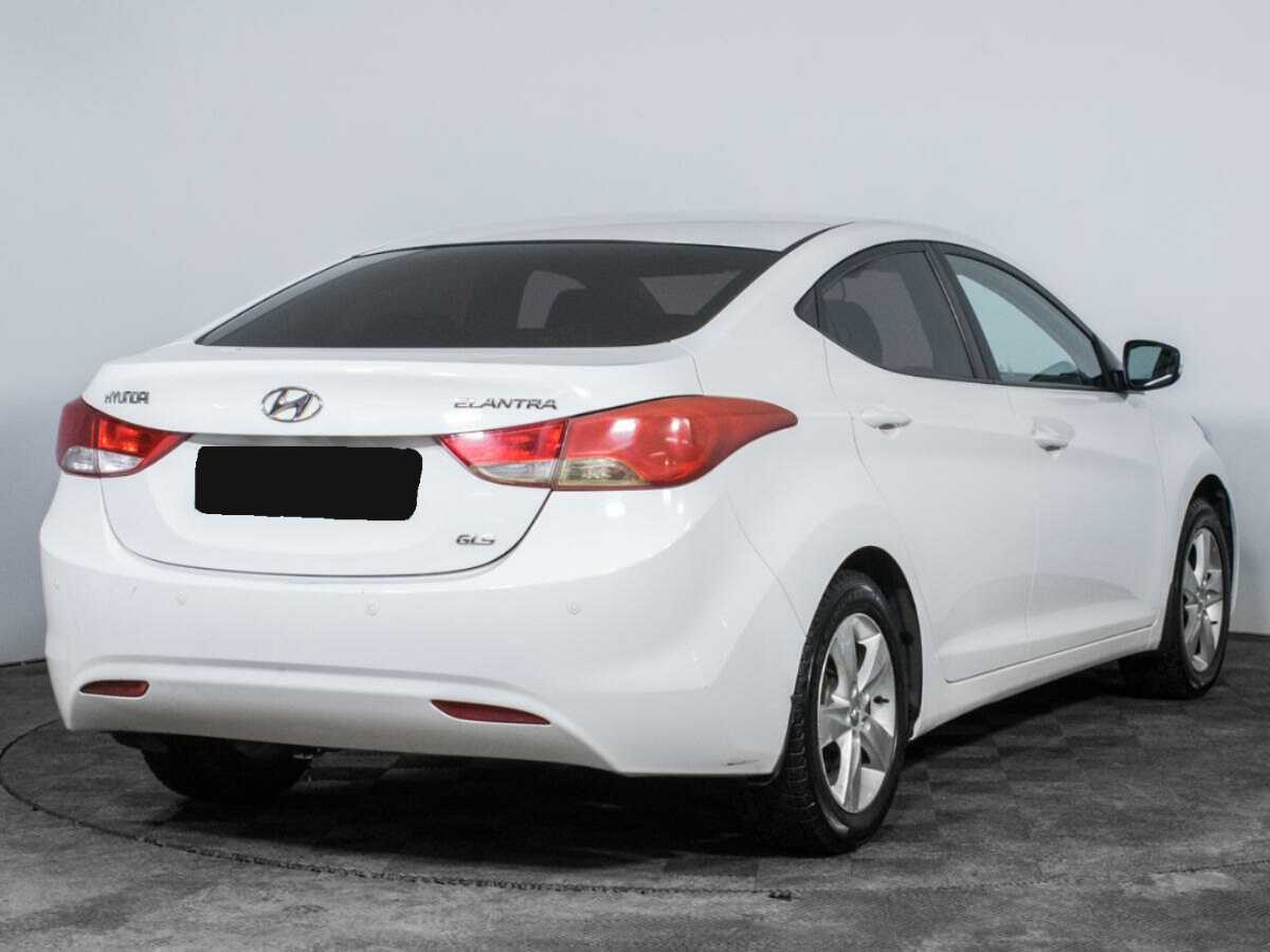 Hyundai Elantra с пробегом — 2013 год. Фото: #4
