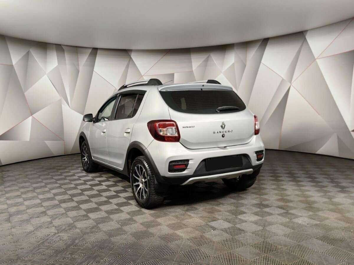 Renault Sandero с пробегом — 2017 год. Фото: #3