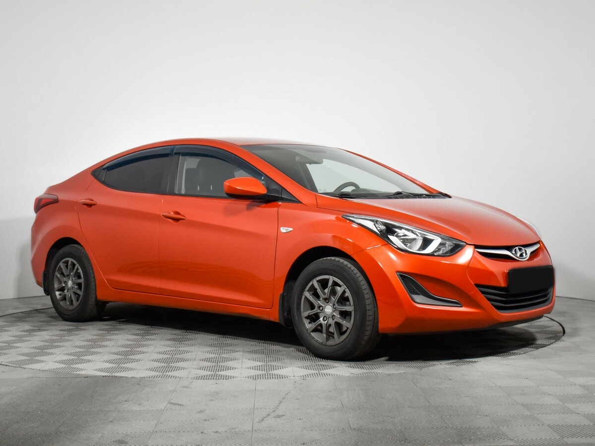 Hyundai Elantra с пробегом — 2015 год. Фото: #2