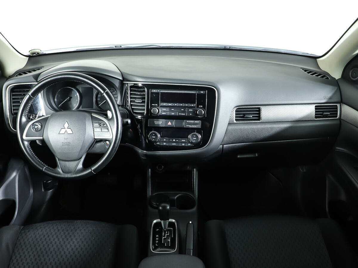 Mitsubishi Outlander с пробегом — 2013 год. Фото: #9