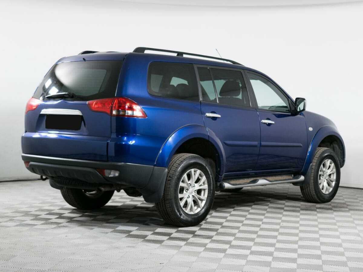 Mitsubishi Pajero Sport с пробегом — 2013 год. Фото: #4