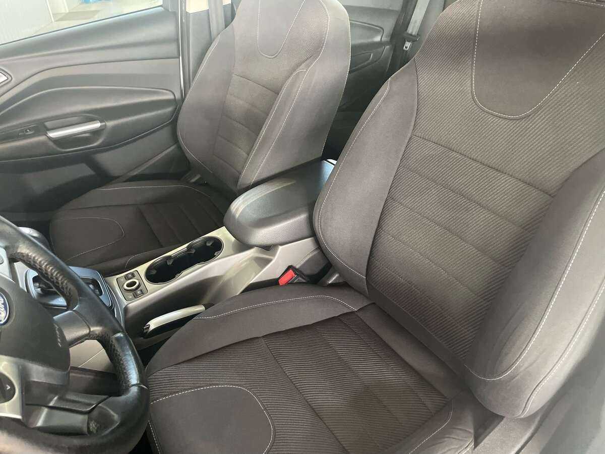Ford Kuga с пробегом — 2015 год. Фото: #15