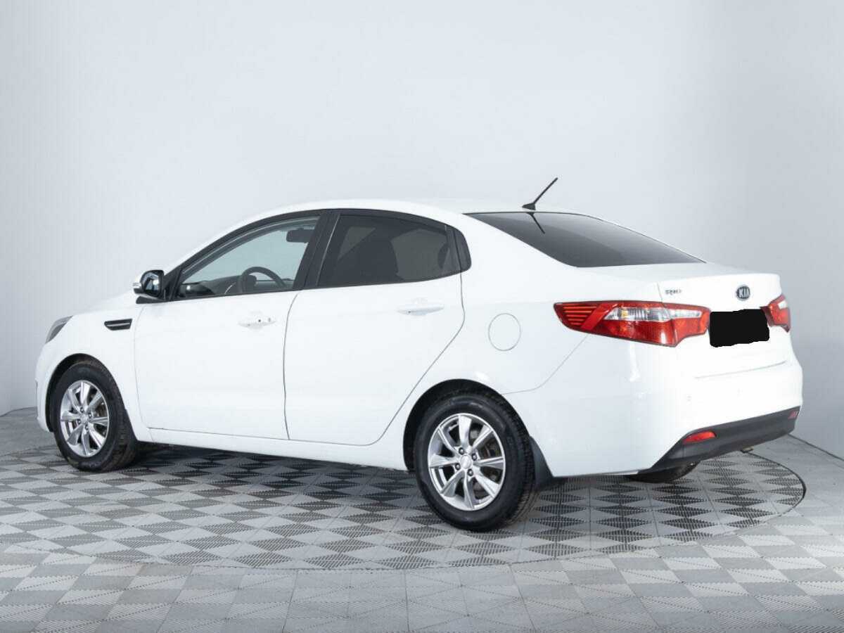 Kia Rio с пробегом — 2012 год. Фото: #6