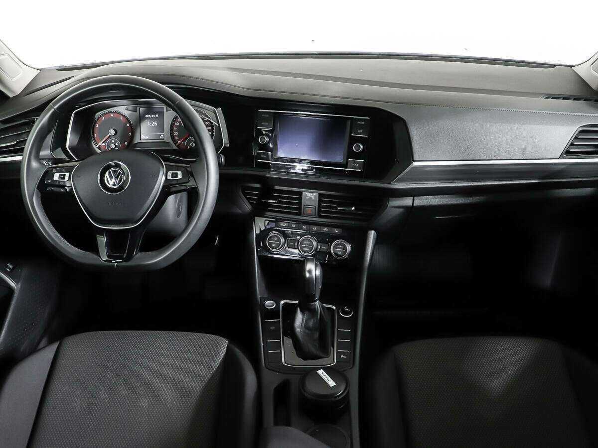 Volkswagen Jetta с пробегом — 2019 год. Фото: #10