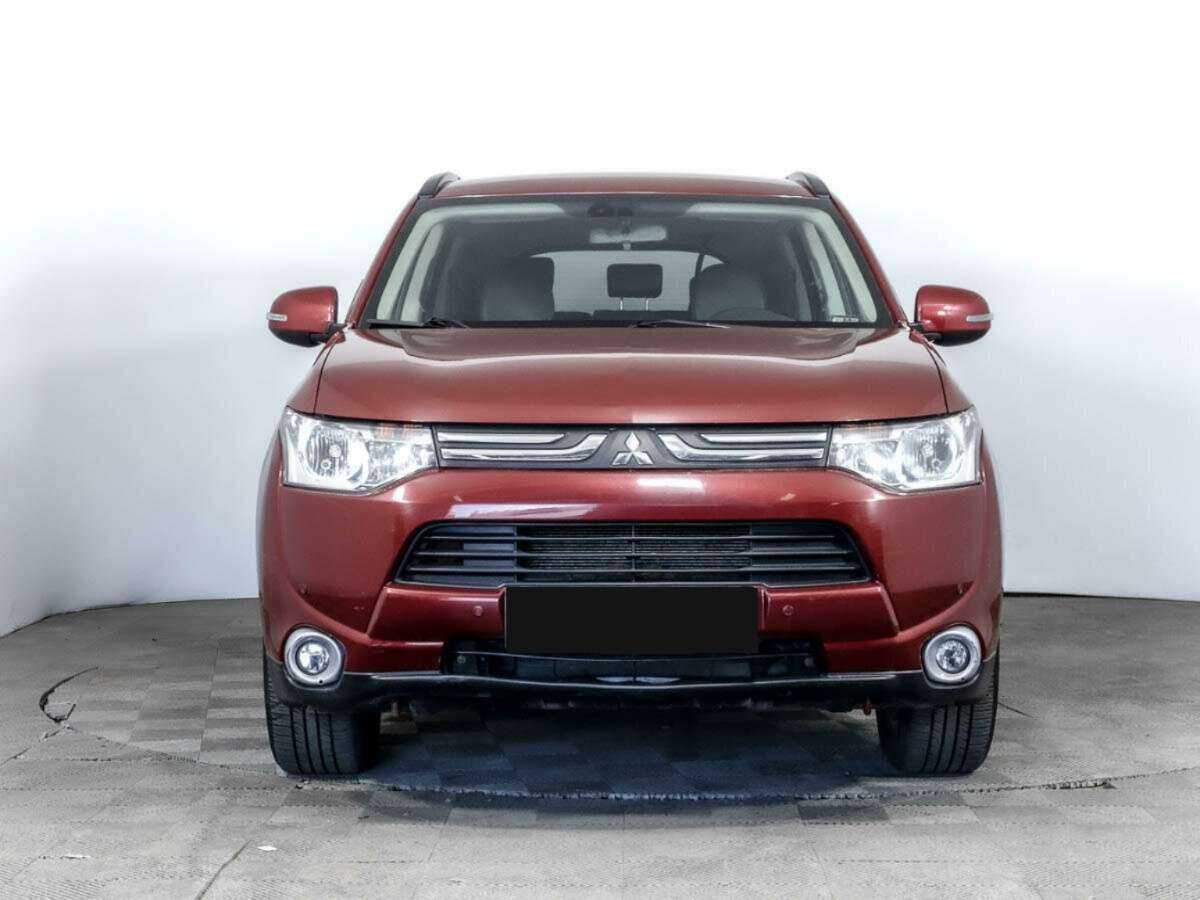 Mitsubishi Outlander с пробегом — 2013 год. Фото: #0