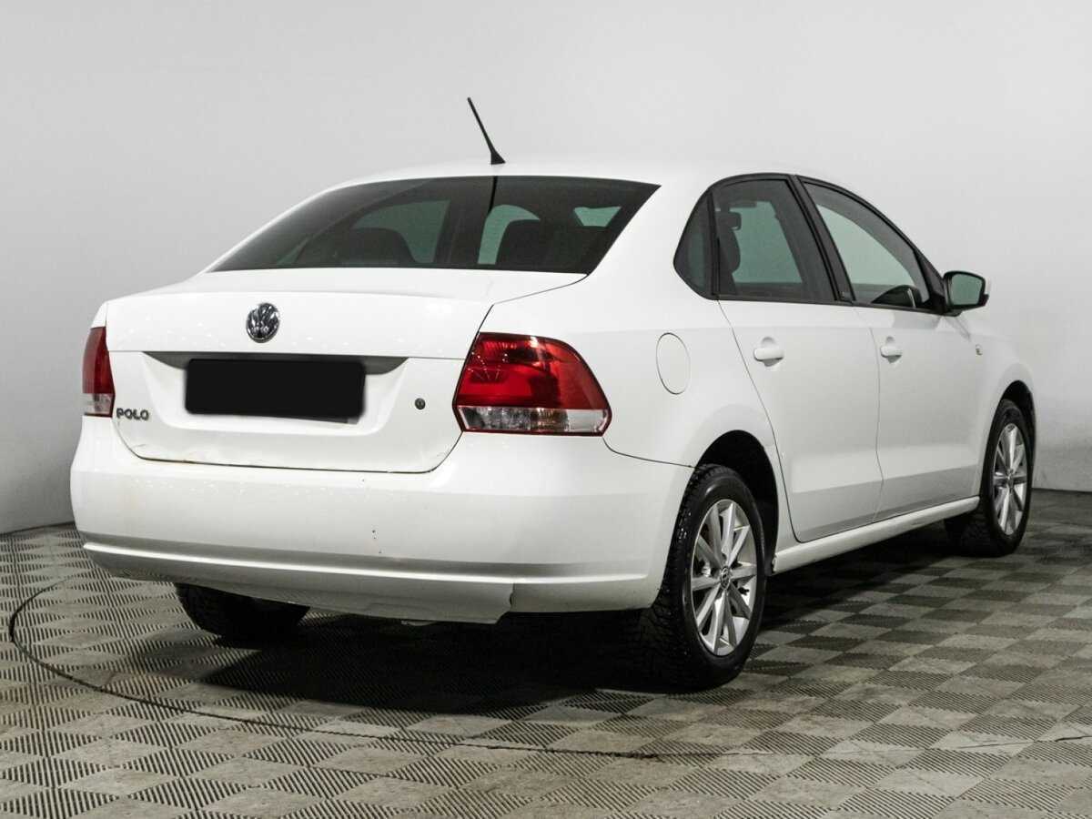 Volkswagen Polo с пробегом — 2015 год. Фото: #4