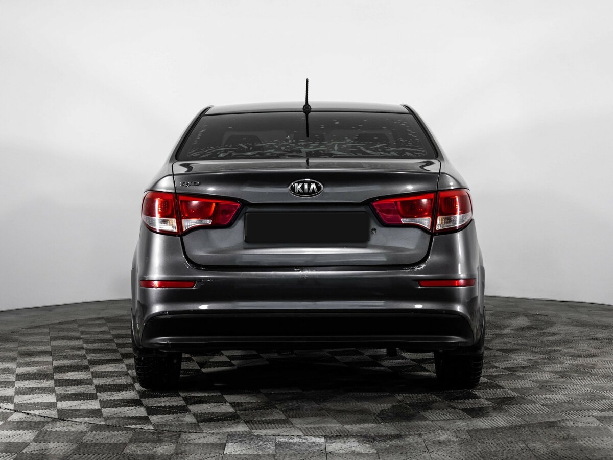 Kia Rio с пробегом — 2015 год. Фото: #4