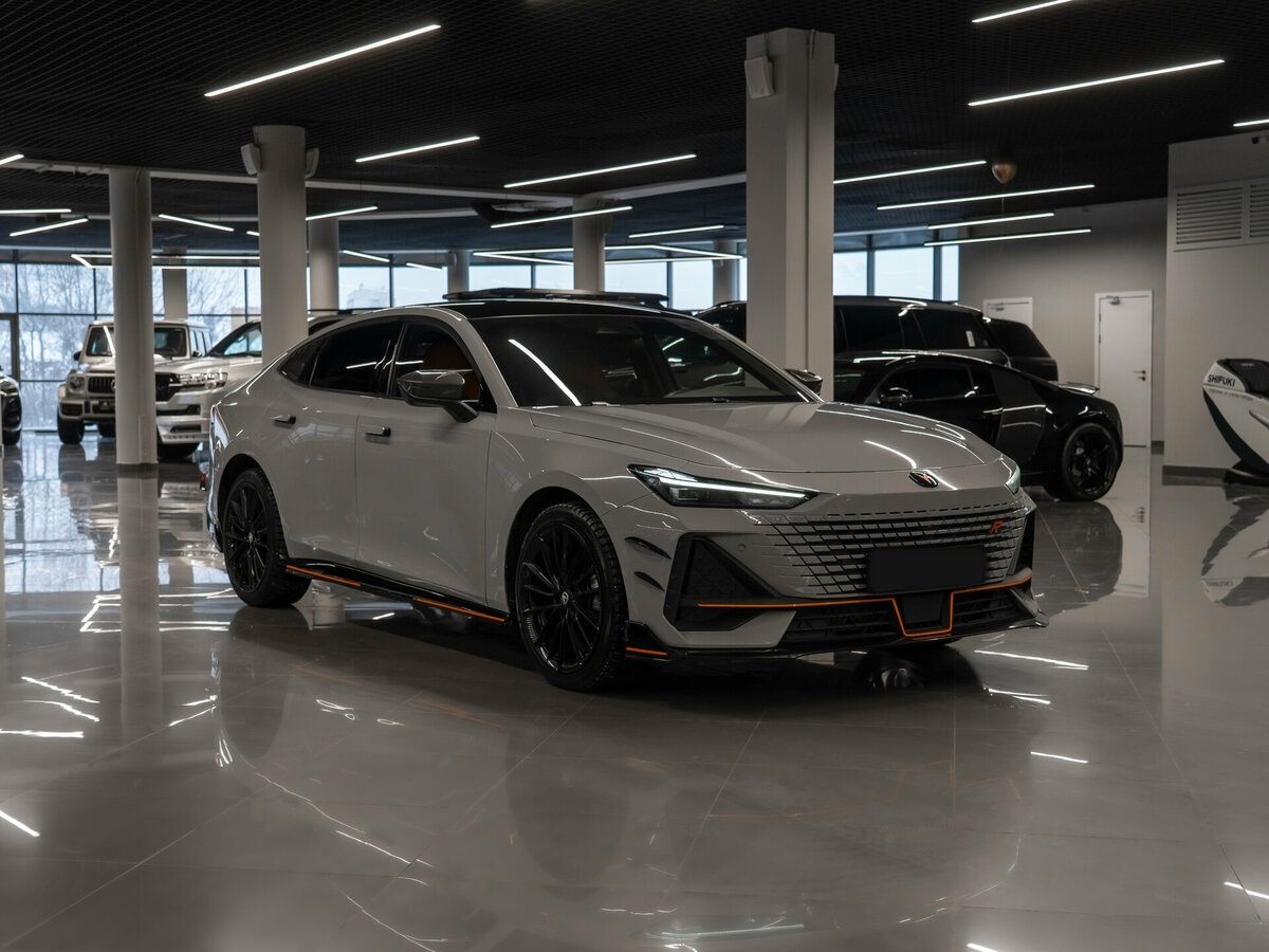 Changan UNI-V с пробегом — 2023 год. Фото: #1