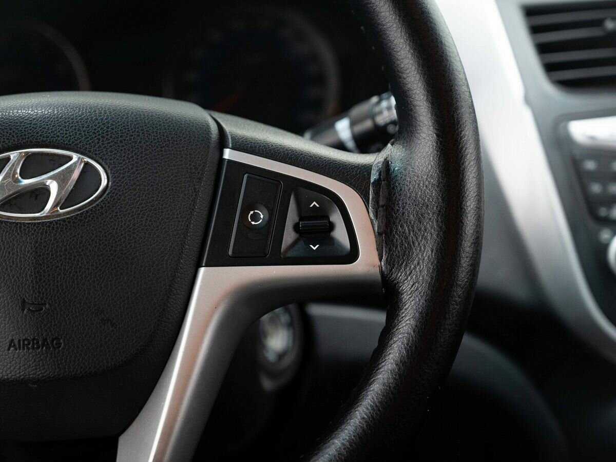 Hyundai Solaris с пробегом — 2013 год. Фото: #15