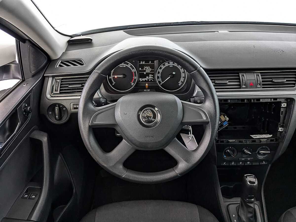 Skoda Rapid с пробегом — 2019 год. Фото: #18