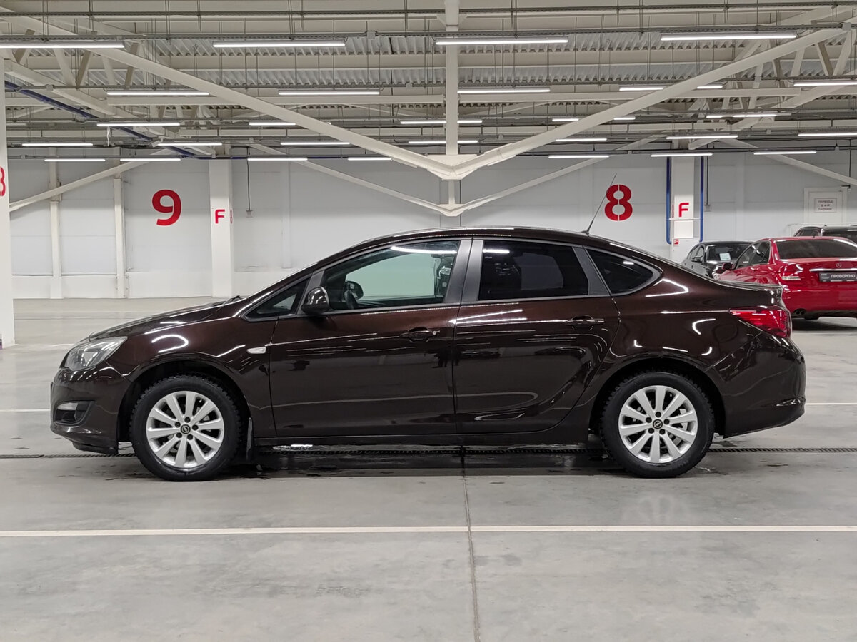 Opel Astra с пробегом — 2014 год. Фото: #7