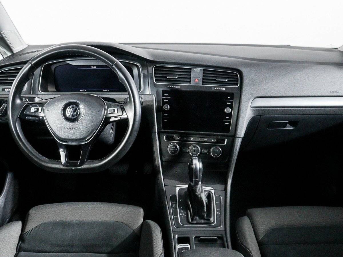 Volkswagen Golf с пробегом — 2018 год. Фото: #11
