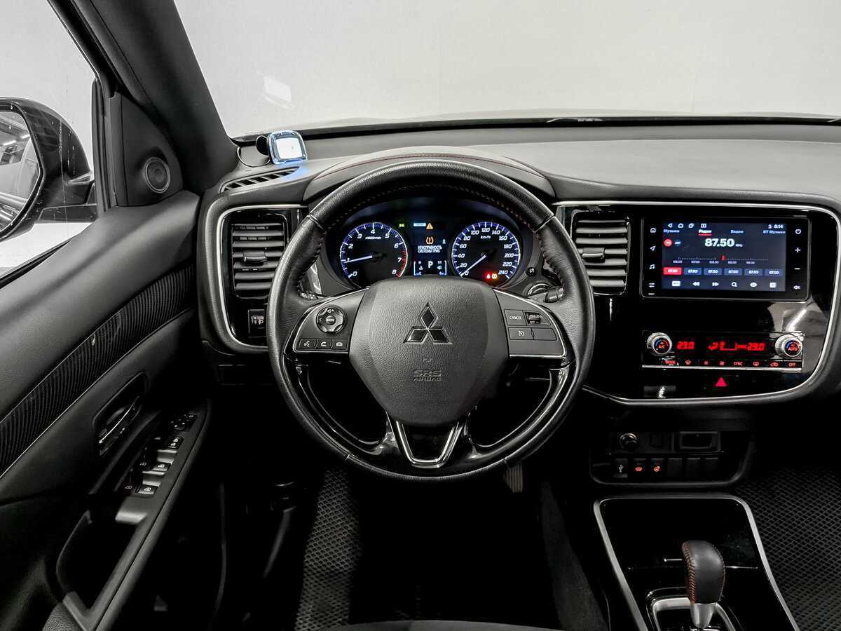 Mitsubishi Outlander с пробегом — 2021 год. Фото: #19