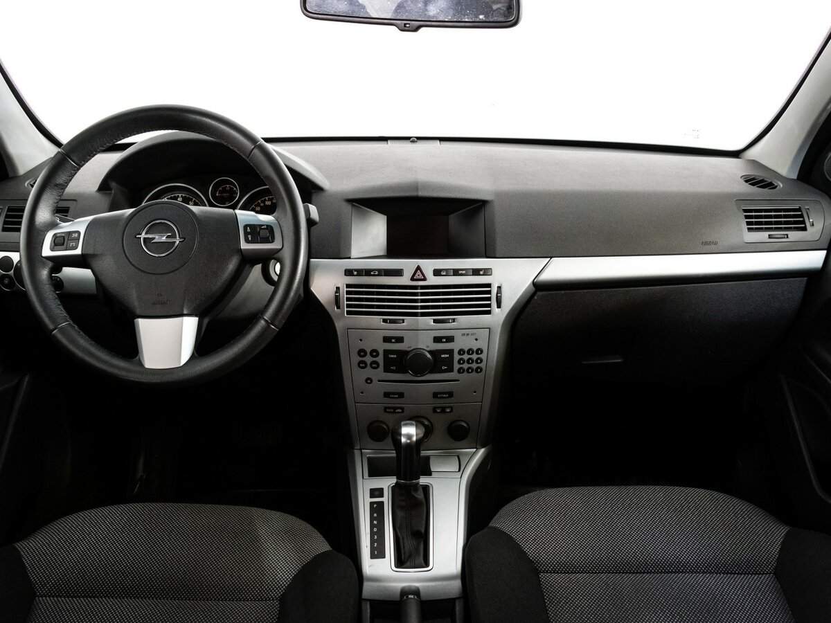 Opel Astra с пробегом — 2014 год. Фото: #9